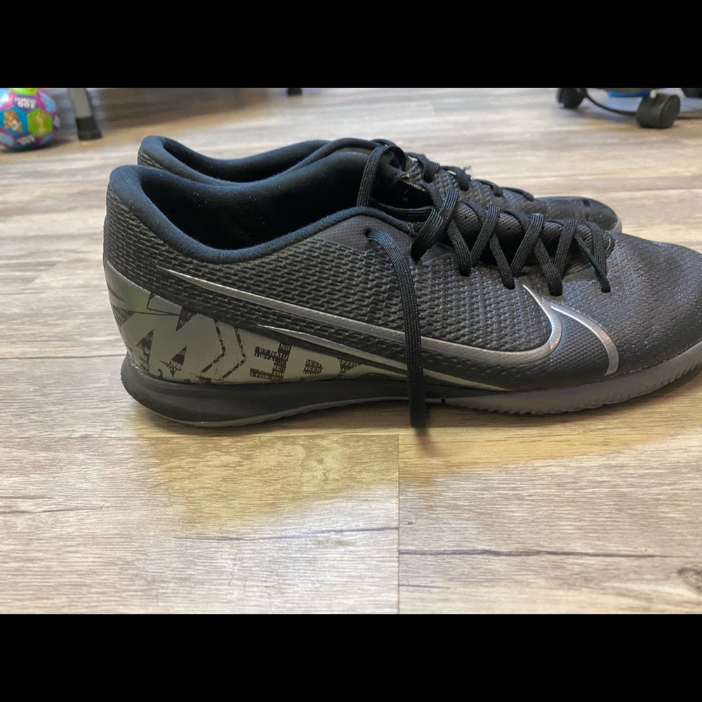 Mercurial Nike indoor soccer cleats